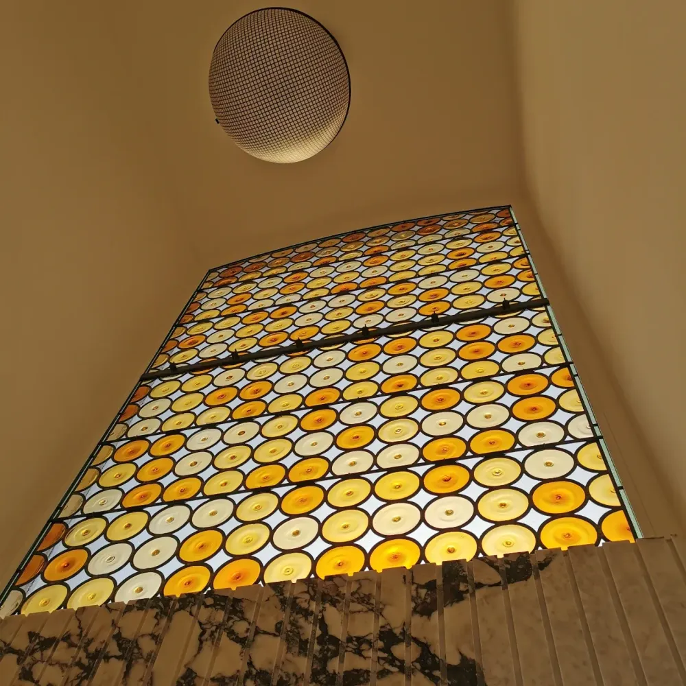 Vitrail ronds jaunes et oranges