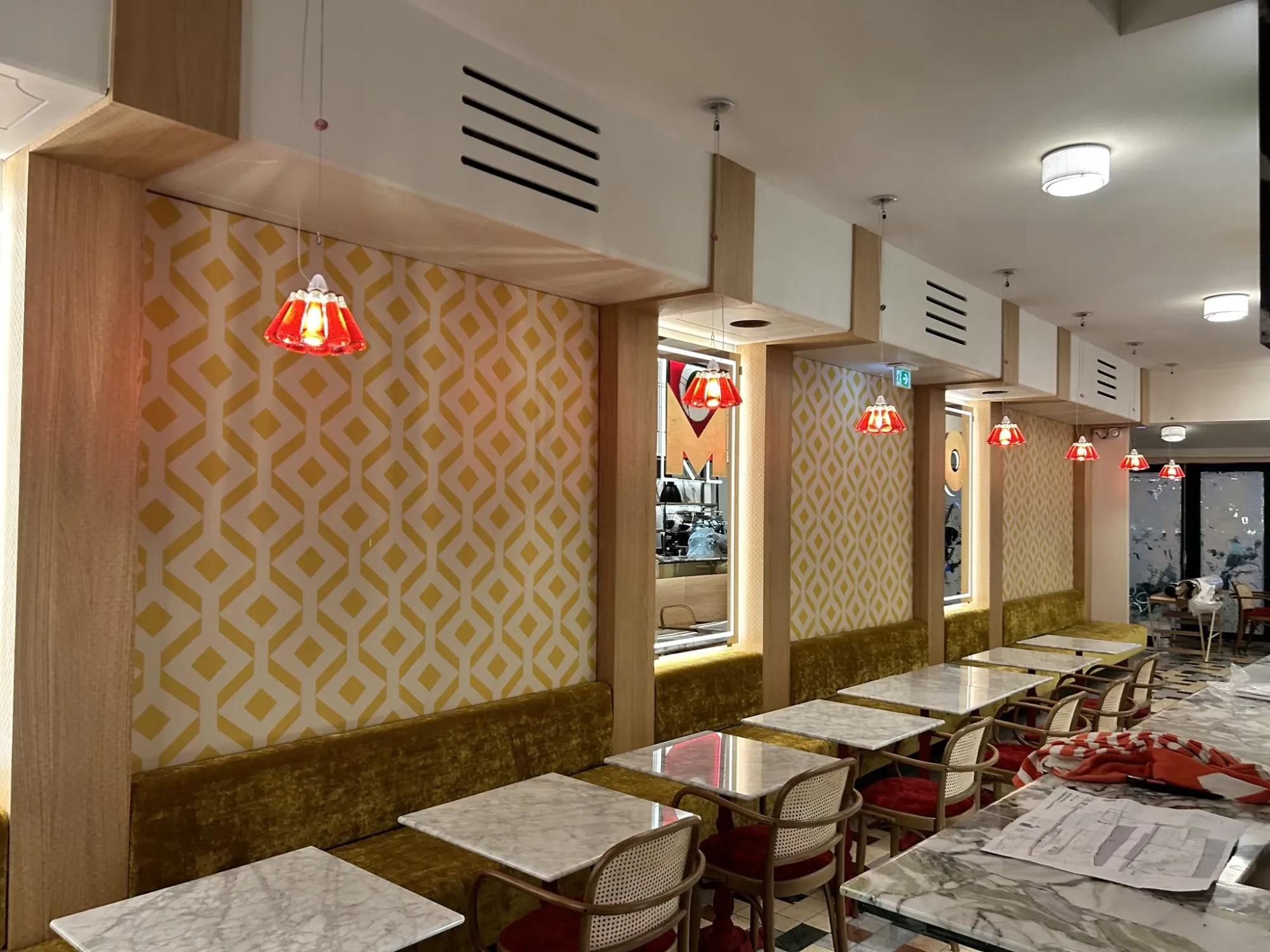 creations de vitraux pour un restaurant (23)