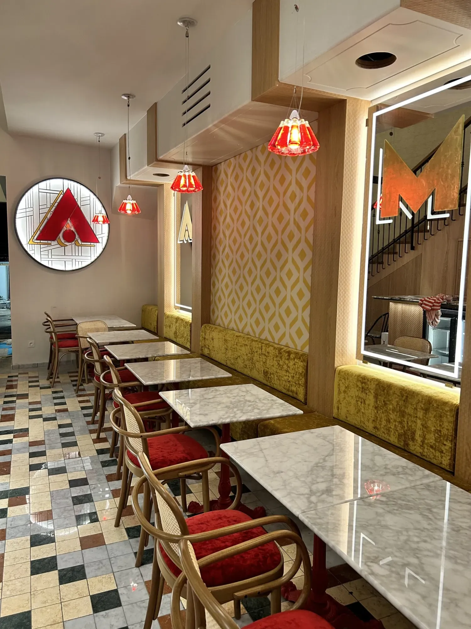 creations de vitraux pour un restaurant (20)